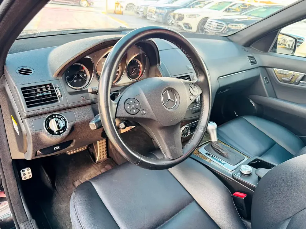 BENZ C300 | 2010 | ONLY : 82144 KM | JAPAN IMPORT | CLEAN TITLE - Image 10