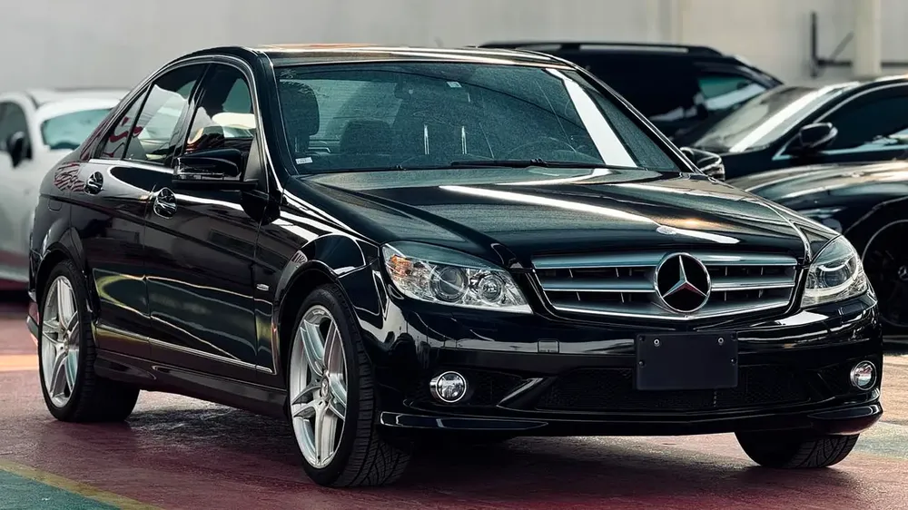 BENZ C300 | 2010 | ONLY : 82144 KM | JAPAN IMPORT | CLEAN TITLE - Image 4