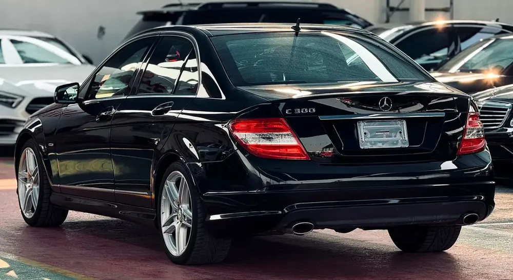 BENZ C300 | 2010 | ONLY : 82144 KM | JAPAN IMPORT | CLEAN TITLE - Image 5