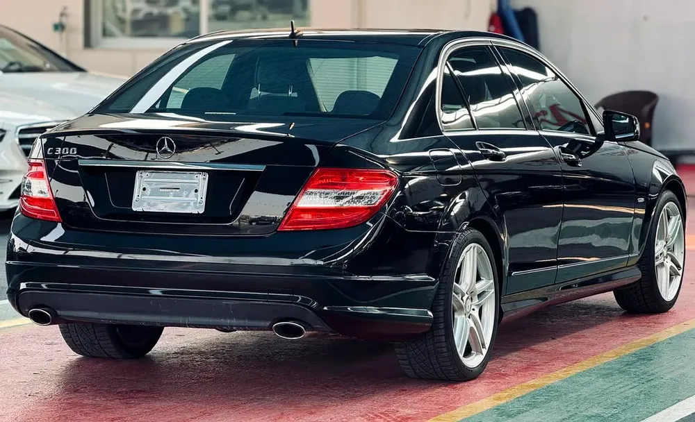 BENZ C300 | 2010 | ONLY : 82144 KM | JAPAN IMPORT | CLEAN TITLE - Image 7
