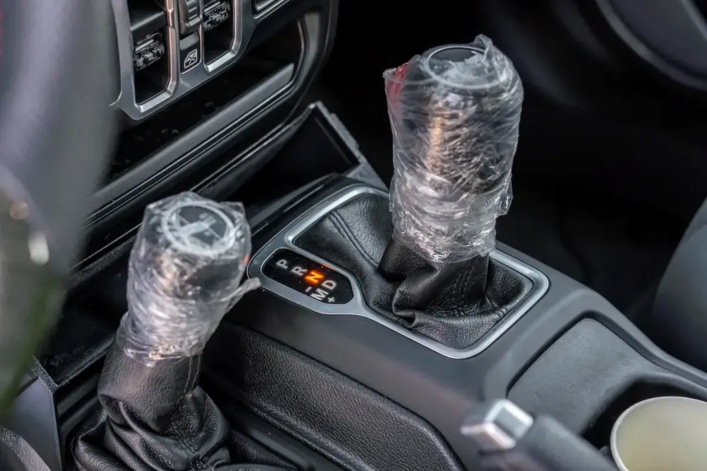 JEEP WRANGLER SPORT 2019 GCC - Image 12