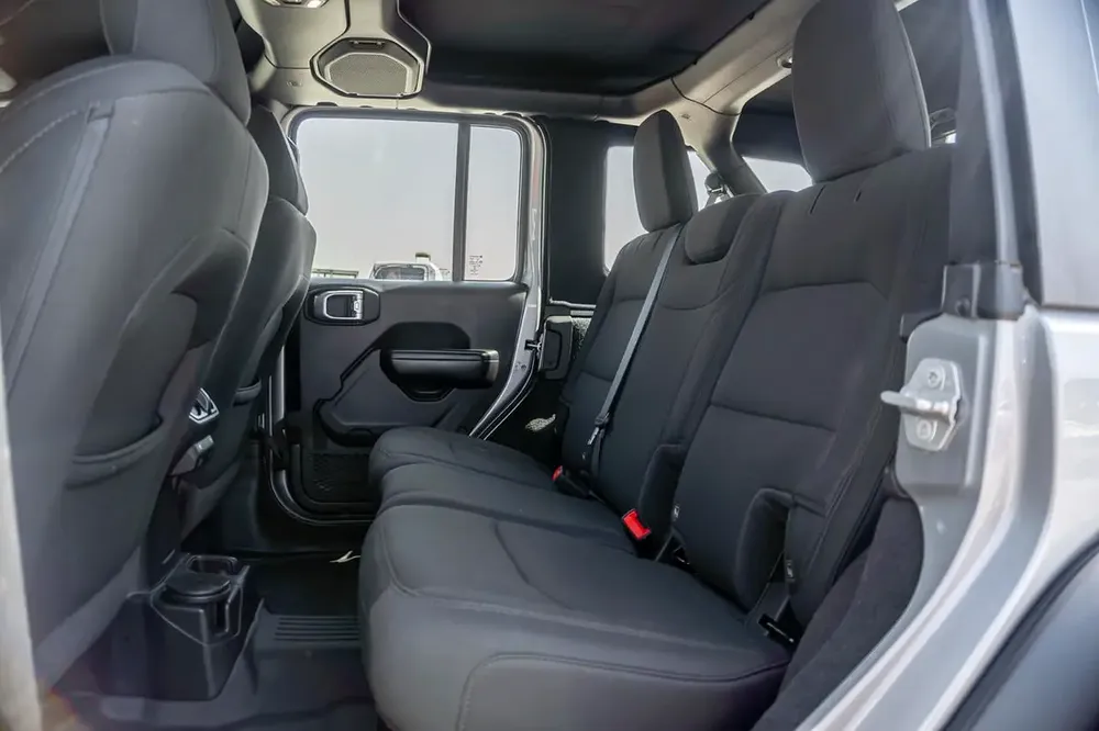 JEEP WRANGLER SPORT 2019 GCC - Image 18