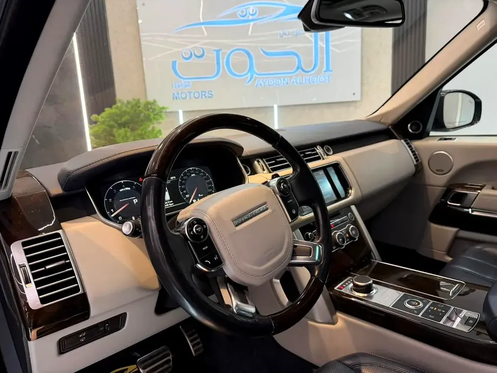 SUPERCHARGED RANGE ROVER VOGUE V8 || GCC II FULLY LOADED || AMAZING || VERY NEAT || LOW MILEAGE - Image 13
