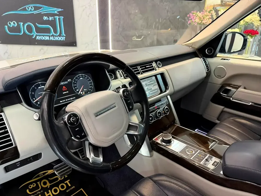 SUPERCHARGED RANGE ROVER VOGUE V8 || GCC II FULLY LOADED || AMAZING || VERY NEAT || LOW MILEAGE - Image 14