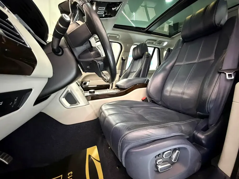 SUPERCHARGED RANGE ROVER VOGUE V8 || GCC II FULLY LOADED || AMAZING || VERY NEAT || LOW MILEAGE - Image 15