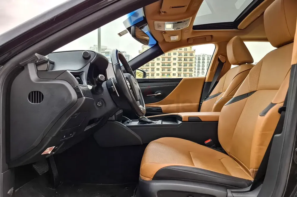 AED 1672/month | 2023 Lexus ES-Series ES 300h | GCC Specs | Ref#450567 - Image 10