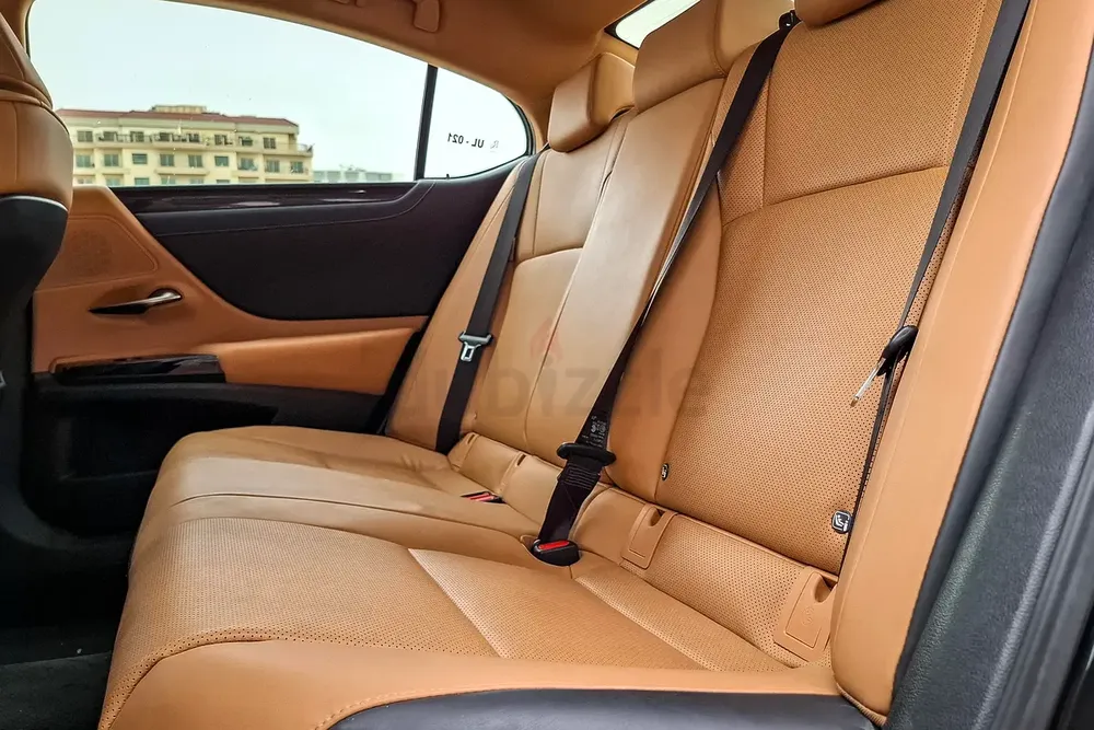 AED 1672/month | 2023 Lexus ES-Series ES 300h | GCC Specs | Ref#450567 - Image 11