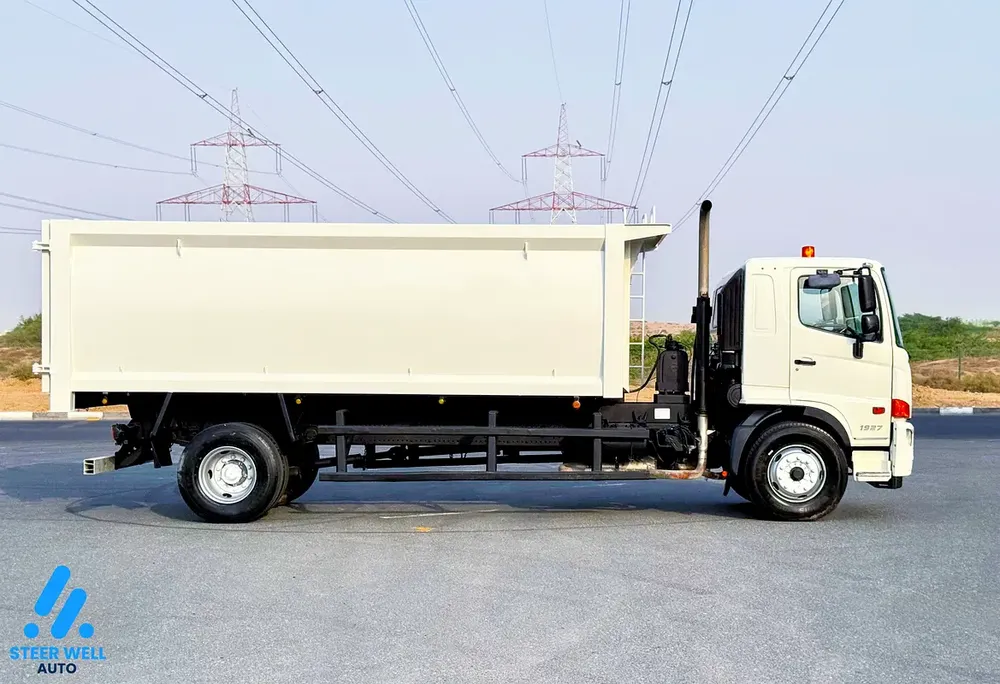 Hino 500 1927 Tipper | 2018 | 13.4T Load | Powerful 7.6L Engine | Ready for Work! Book Now! - Image 4