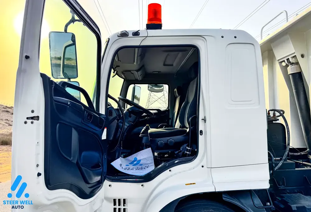 Hino 500 1927 Tipper | 2018 | 13.4T Load | Powerful 7.6L Engine | Ready for Work! Book Now! - Image 9