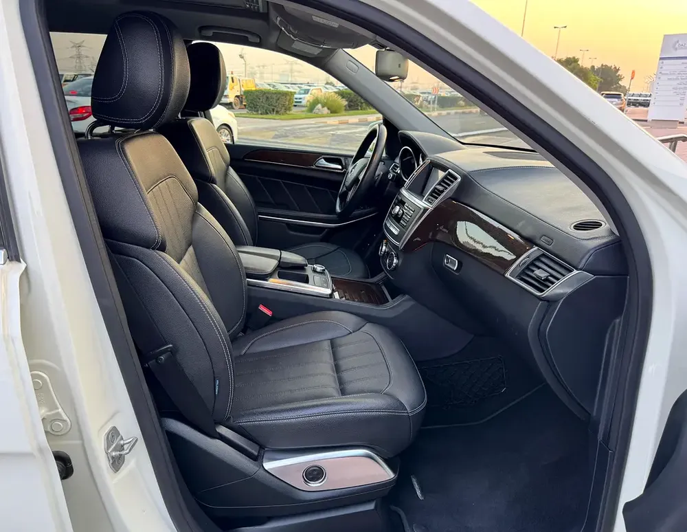 MERCEDES BENZ GL450 V8 NEAT AND CLEAN CAR FRESH IMPORTED FROM JAPAN - Image 12