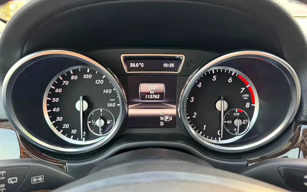 MERCEDES BENZ GL450 V8 NEAT AND CLEAN CAR FRESH IMPORTED FROM JAPAN - Image 16