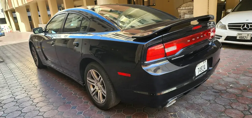 2013 DODGE CHARGER RT 8 CYLINDER - Image 4