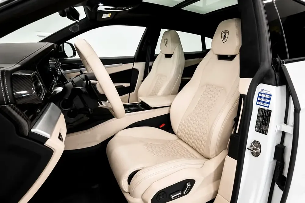 Lamborghini Urus 2021 | 4.0L Twin Turbo V8 | AED 10,900 / Monthly - Image 11