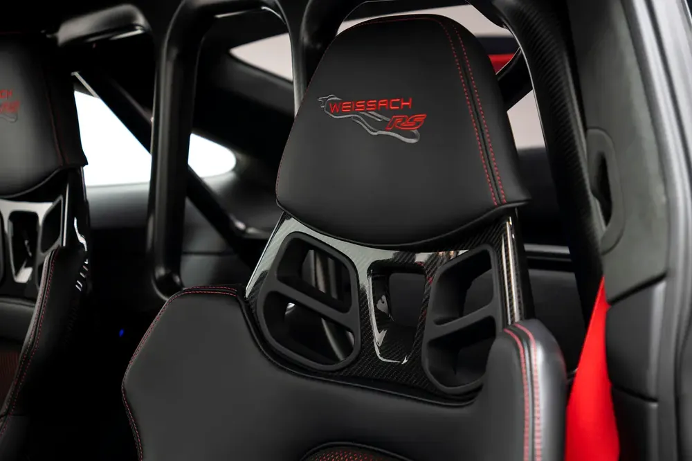 GCC SPECS WARRANTY - 2023 PORSCHE 911 GT3 RS WEISSACH CLUBSPORT PACKAGE - ROLL CAGE + LIFTER - Image 14
