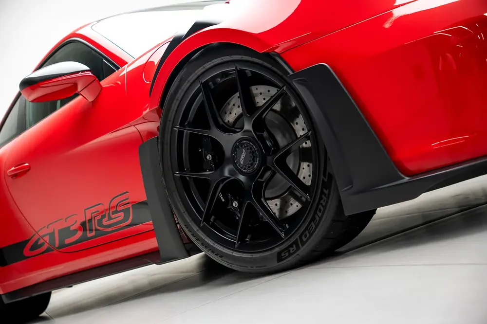 GCC SPECS WARRANTY - 2023 PORSCHE 911 GT3 RS WEISSACH CLUBSPORT PACKAGE - ROLL CAGE + LIFTER - Image 19