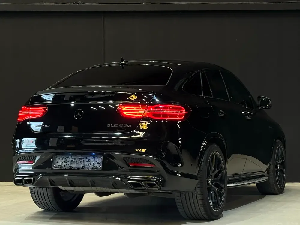 2016 MERCEDES-BENZ GLE63 S AMG COUPE | LOW KM - Image 6