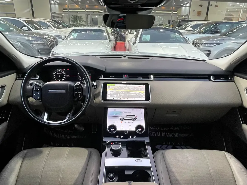 Rangers Rover Velar SE P250 R Dynamic GCC Under Warranty and Full Service From Agency - Image 12