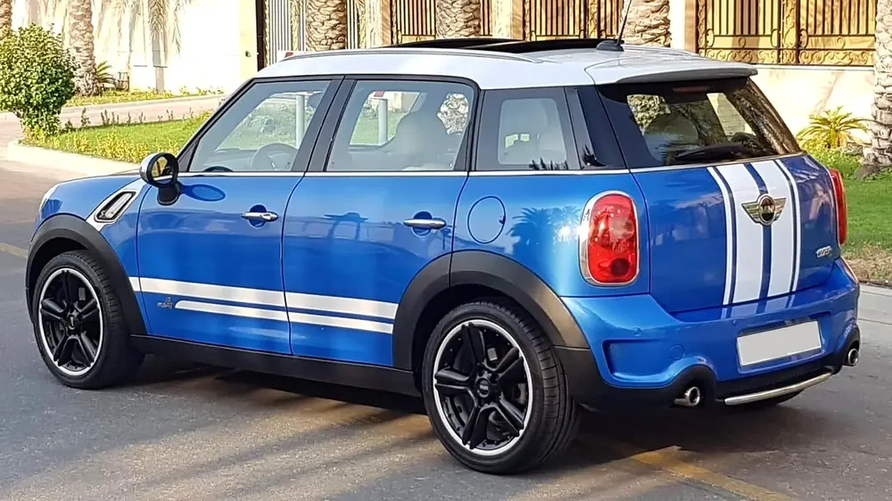 AMAZING BLUE MINI COUNTRYMAN // TOP OF THE RANGE // GCC // LOW MILEAGE // WELL MAINTAINED - Image 4