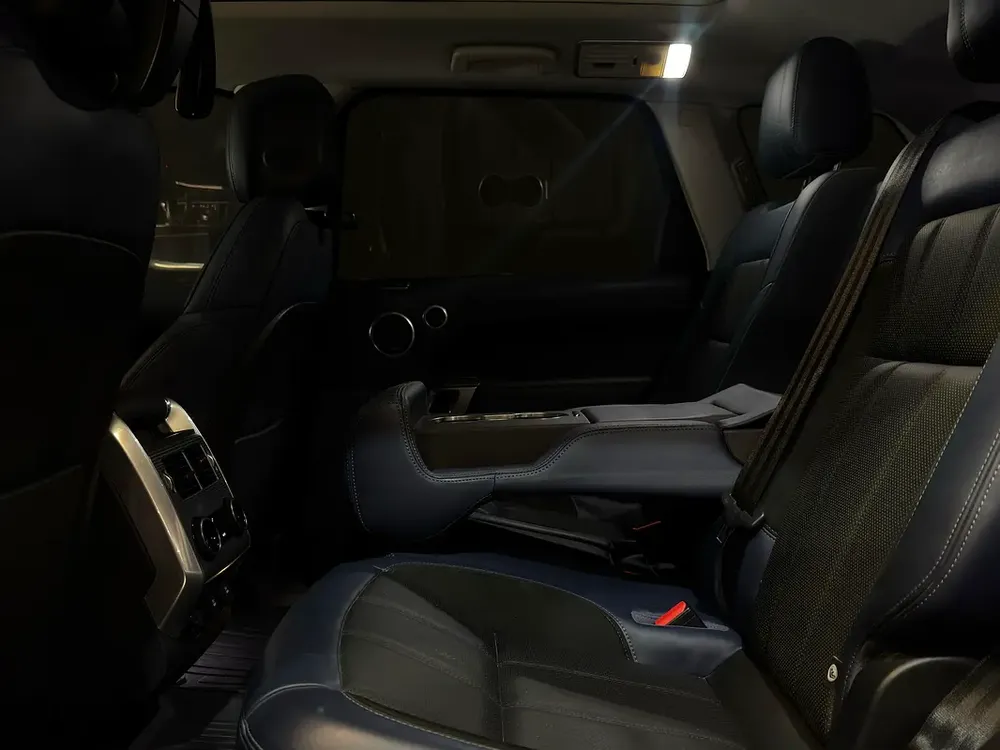 Range Rover sport HST - Image 10