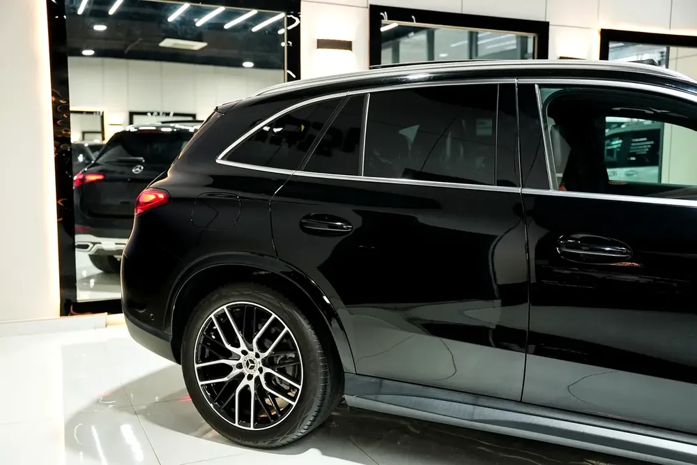 2023 Mercedes-Benz GLC 200 AMG 4MATIC - European Specs - Pristine Condition - Image 19