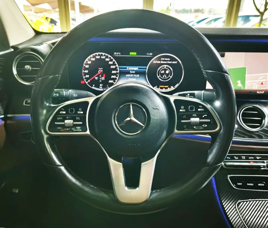 Exclusive E-350 . Original Paint . Fully Loaded . GCC . Low Mileage - Image 13