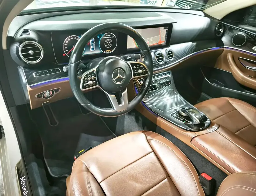 Exclusive E-350 . Original Paint . Fully Loaded . GCC . Low Mileage - Image 9