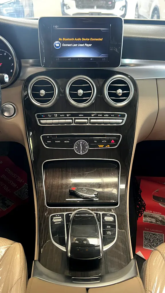 Mercedes-Benz C300 2015 - American Specs - Image 10