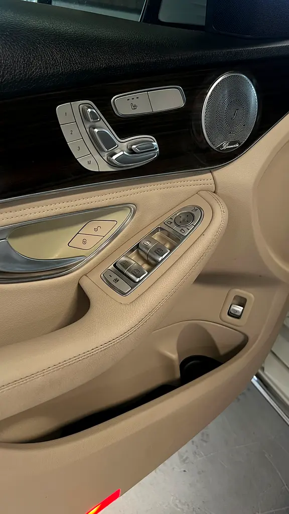 Mercedes-Benz C300 2015 - American Specs - Image 15