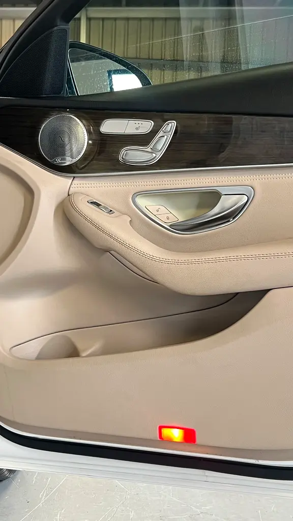Mercedes-Benz C300 2015 - American Specs - Image 16