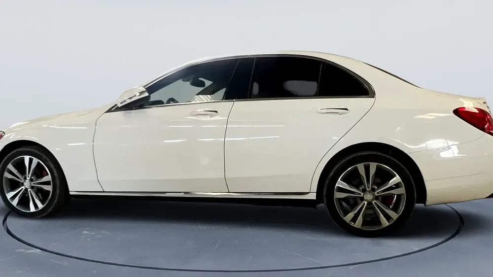 Mercedes-Benz C300 2015 - American Specs - Image 5