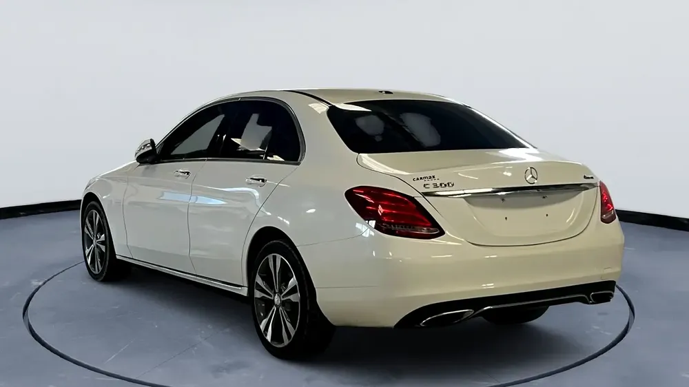 Mercedes-Benz C300 2015 - American Specs - Image 6