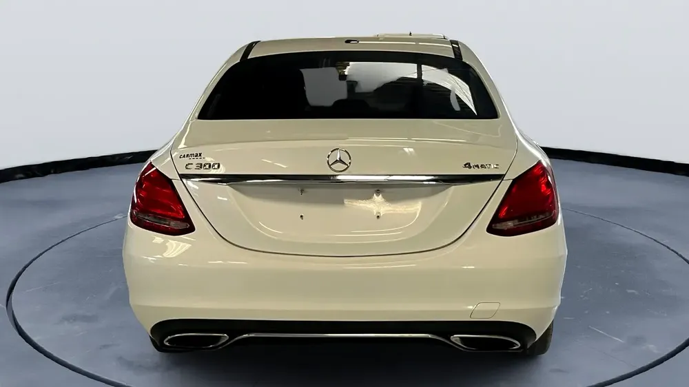 Mercedes-Benz C300 2015 - American Specs - Image 7