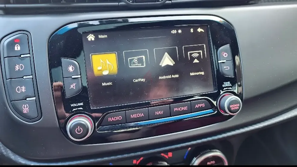 2018 Alfa Romeo Giulietta Veloce | Apple Carplay | Cameras - Image 5