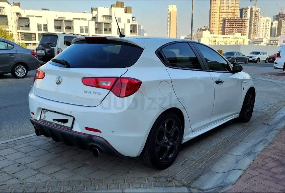 2018 Alfa Romeo Giulietta Veloce | Apple Carplay | Cameras - Image 6