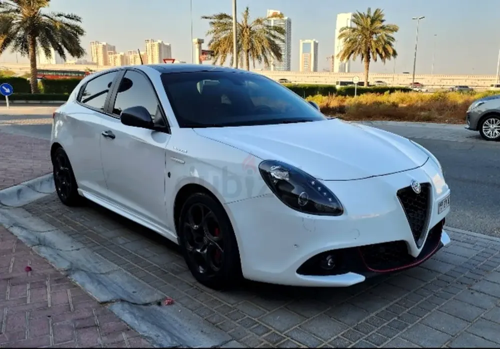 2018 Alfa Romeo Giulietta Veloce | Apple Carplay | Cameras - Image 7