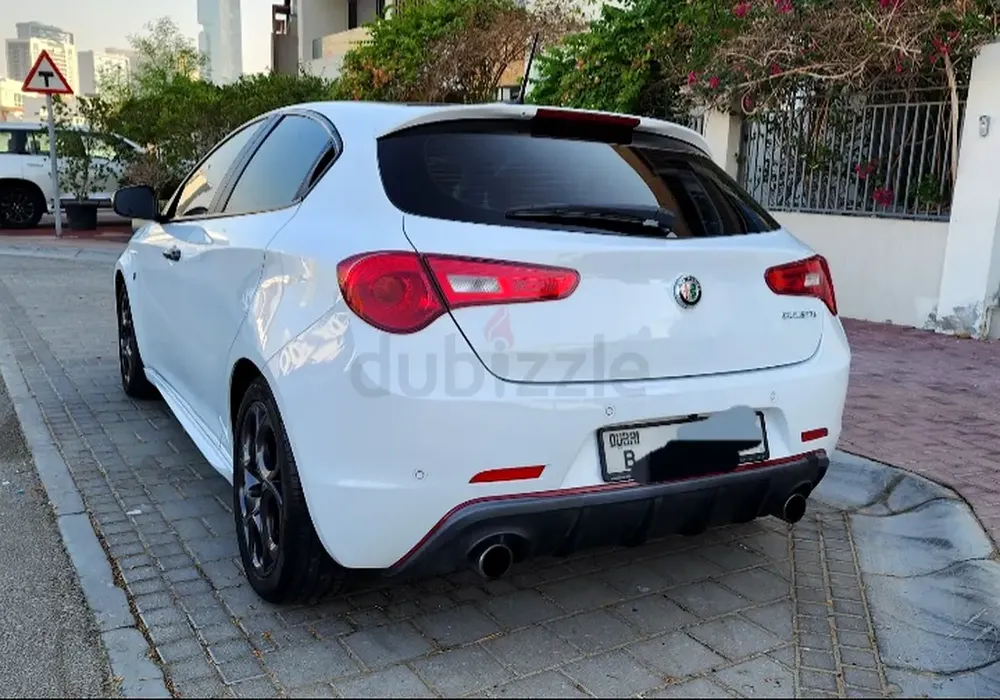 2018 Alfa Romeo Giulietta Veloce | Apple Carplay | Cameras - Image 8