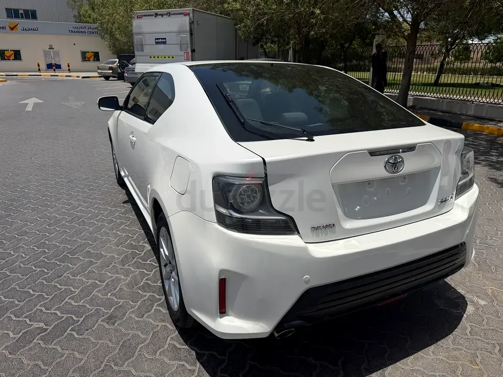 Toyota Zelas 2015 GCC Specs - Image 4