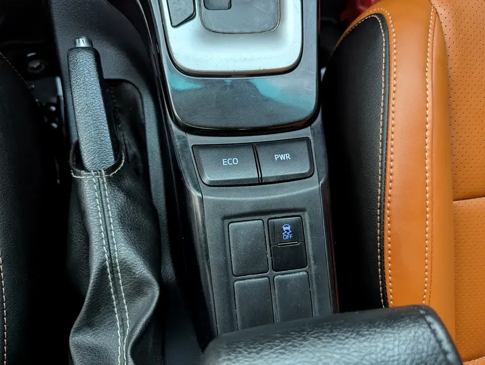 Pristine 2022 Toyota Fortuner EXR V4 2.7L | GCC Specs | Low Mileage - Image 13