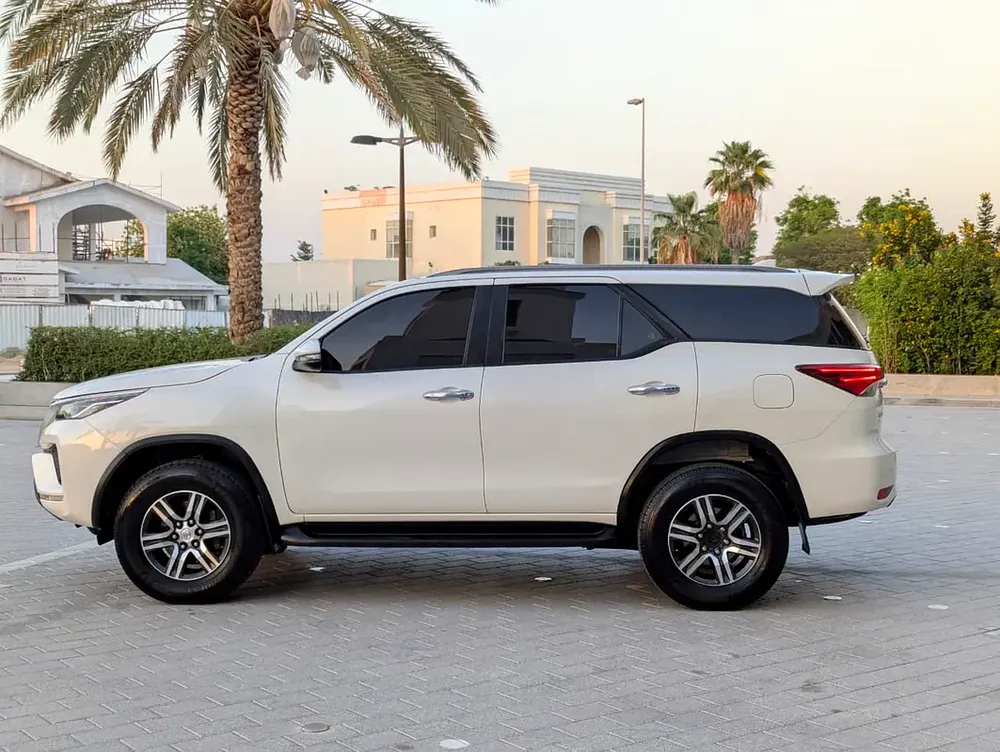 Pristine 2022 Toyota Fortuner EXR V4 2.7L | GCC Specs | Low Mileage - Image 17