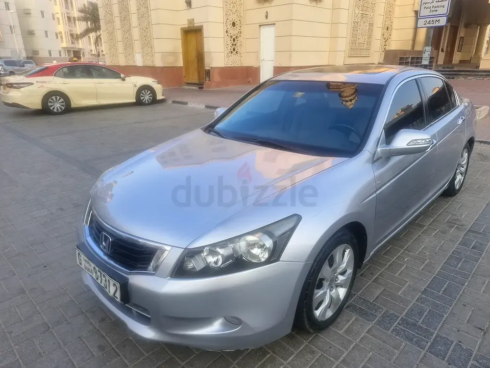 Agency maintained Honda Accord 2009 - Image 4