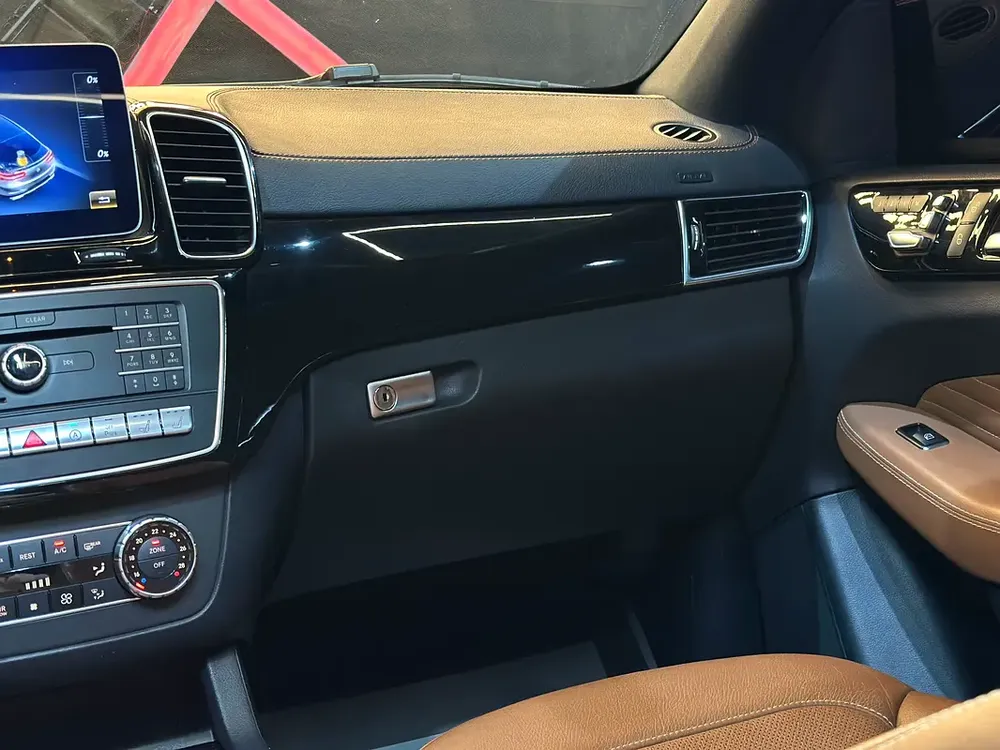 Mercedes-Benz GLE 43 AMG Coupe 2019 - GCC Specs - Image 14