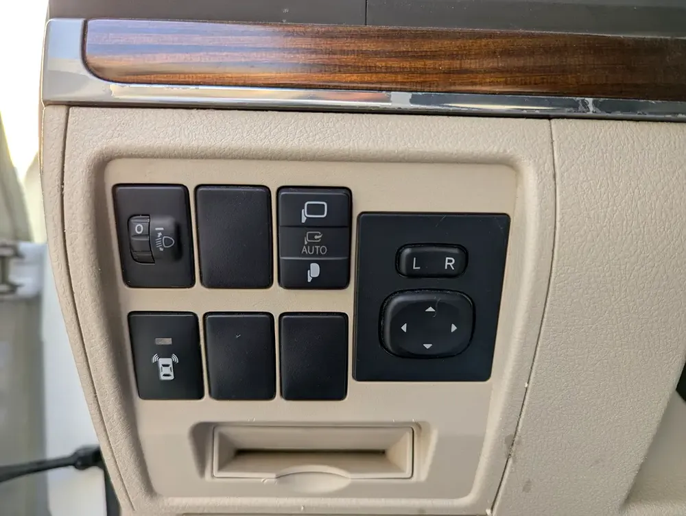 Toyota Land Cruiser 2018 GXR Top Full Option | GCC Specs | V8 4.6L | - Image 13