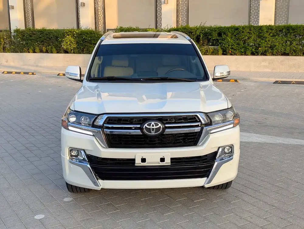 Toyota Land Cruiser 2018 GXR Top Full Option | GCC Specs | V8 4.6L | - Image 19