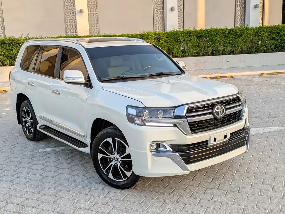 Toyota Land Cruiser 2018 GXR Top Full Option | GCC Specs | V8 4.6L | - Image 20