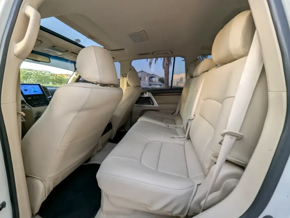Toyota Land Cruiser 2018 GXR Top Full Option | GCC Specs | V8 4.6L | - Image 7