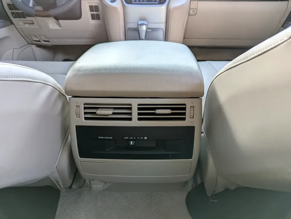 Toyota Land Cruiser 2018 GXR Top Full Option | GCC Specs | V8 4.6L | - Image 8