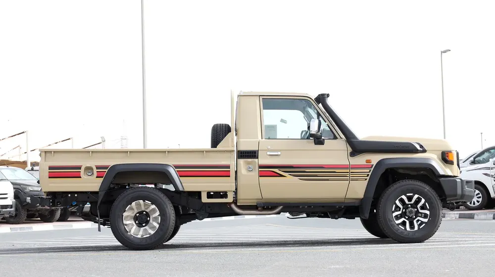 Toyota Land Cruiser 70 Series LC 79 40th Anniversary 2025 GCC Specs - Image 4