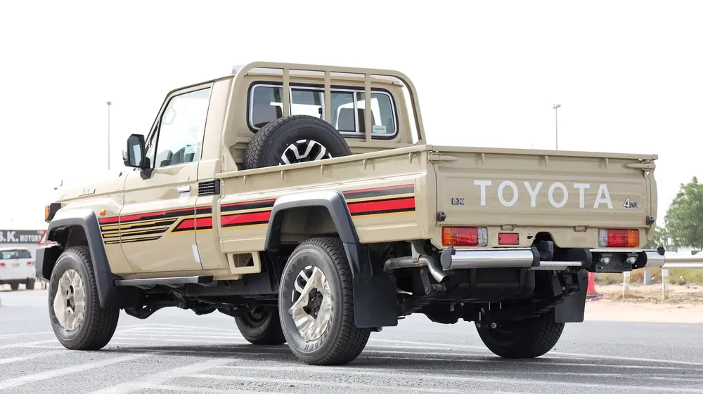 Toyota Land Cruiser 70 Series LC 79 40th Anniversary 2025 GCC Specs - Image 5