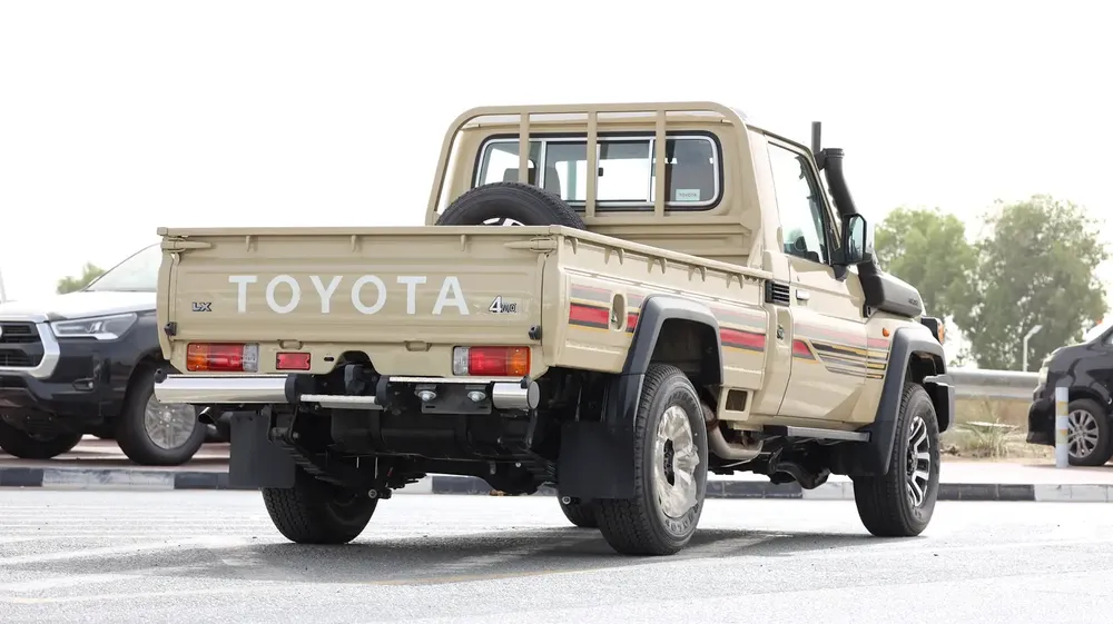 Toyota Land Cruiser 70 Series LC 79 40th Anniversary 2025 GCC Specs - Image 7