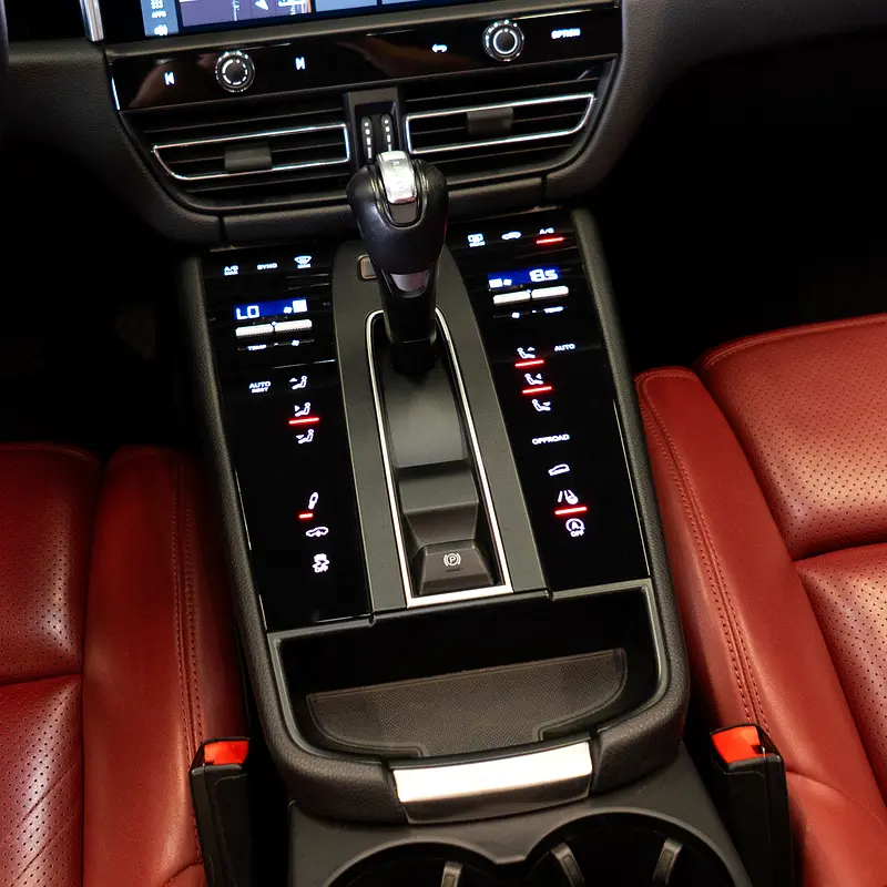 AED 5,749 P.M • 0% Downpayment • Porsche Macan S  • Agency Warranty - Image 12